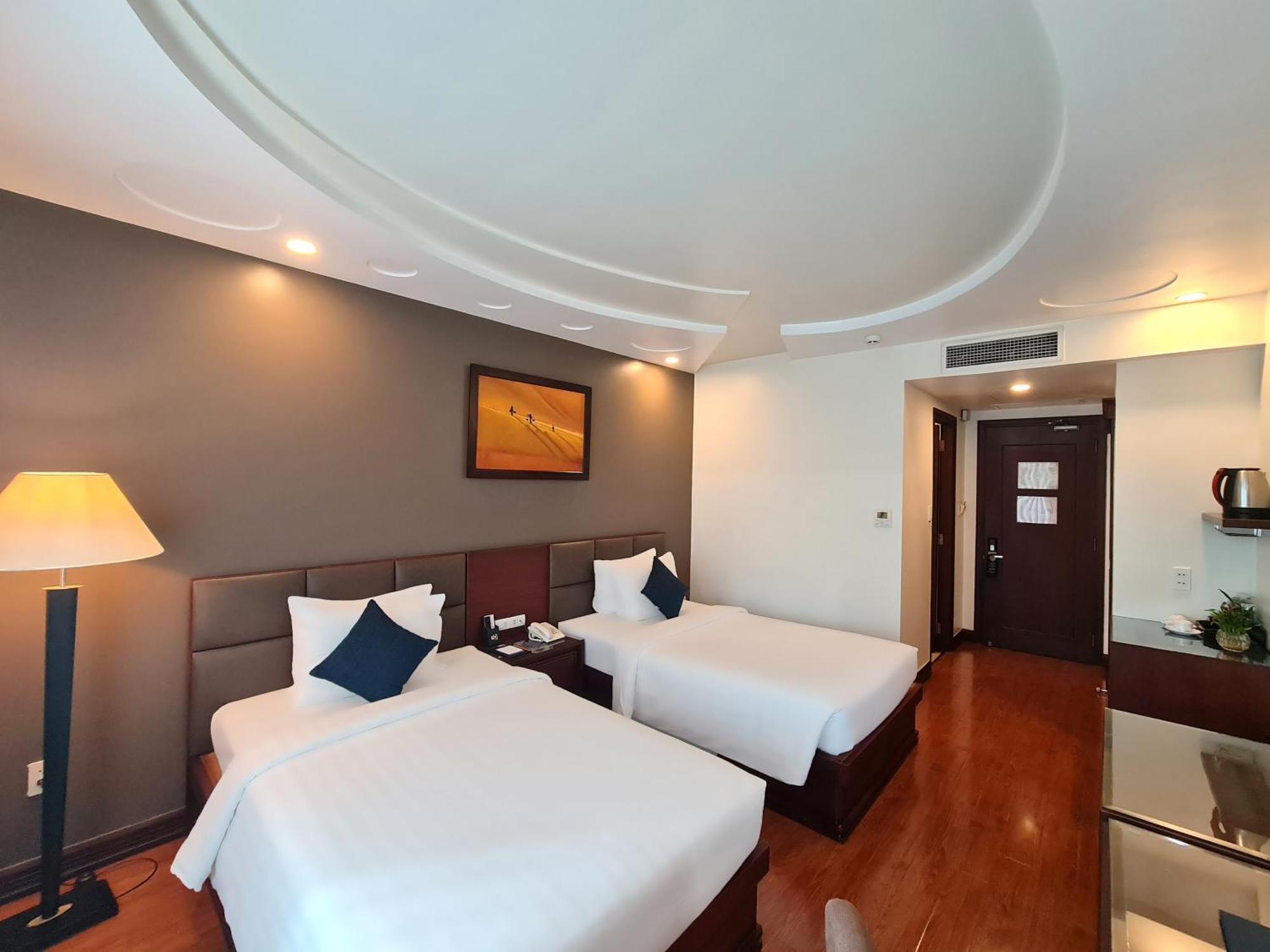 Kin Hotel Thi Sach Хошимин Экстерьер фото