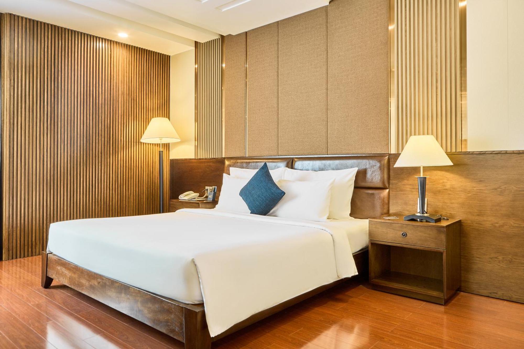 Kin Hotel Thi Sach Хошимин Экстерьер фото